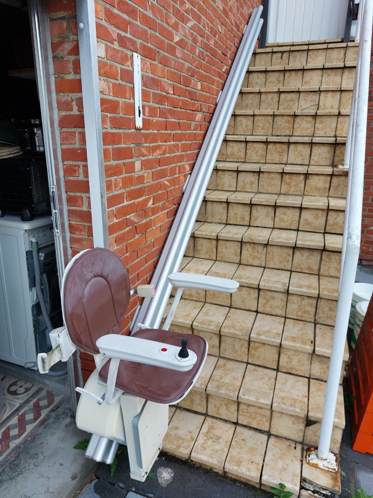 Buiten traplift ,merk Otolift, Ophalen