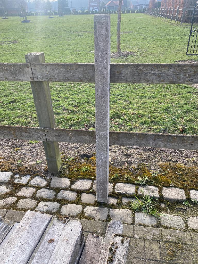 Betonnen paal, Ophalen, Zo goed als nieuw, Minder dan 180 cm, Palen