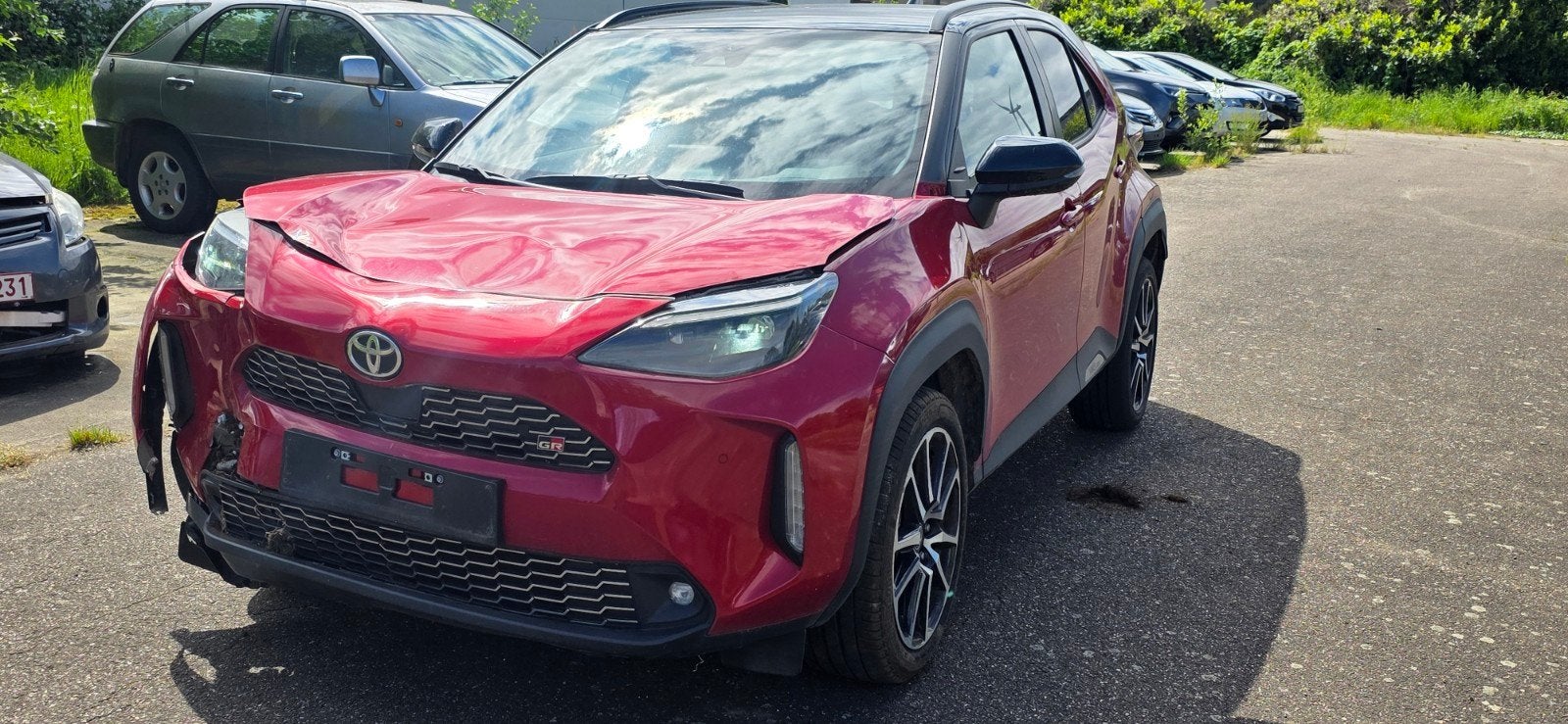 Toyota yaris cross GR 1.5 vvt_ie hybride 85kw _ 28000km !, Autos, Rouge, Achat, Euro 6, Entreprise