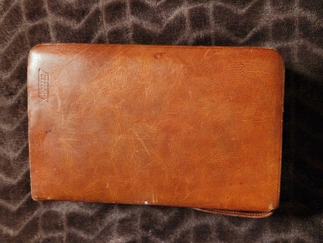 Vintage Brepols Dagmissaal in lederen hoes - Illus. Antoon M, Boeken, Gelezen, Christendom | Katholiek, Th. Stallaert (Theodorus Ludovicus Maria Stallaert)