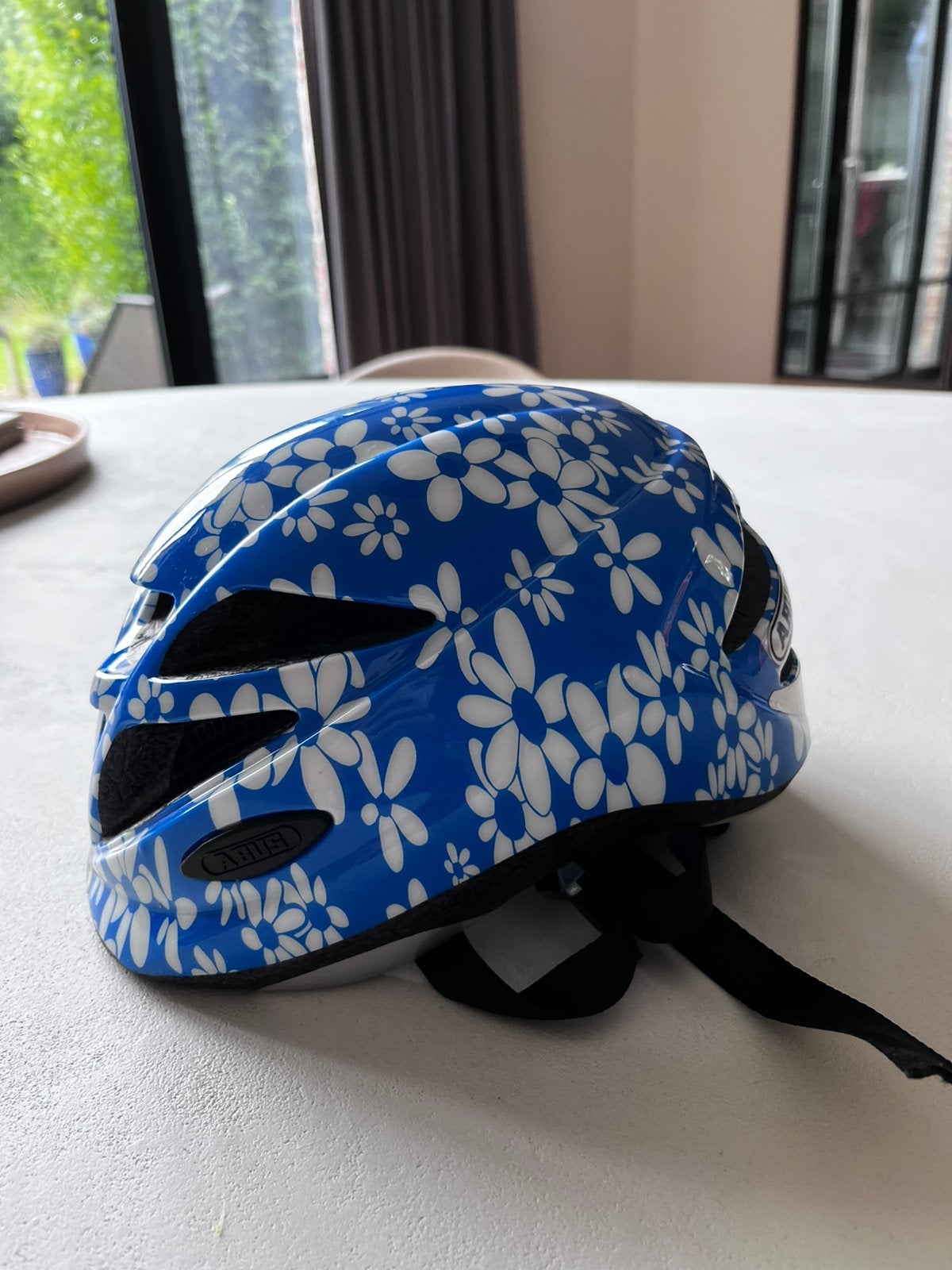Fietshelm baby, merk Abus, Ophalen, Zo goed als nieuw