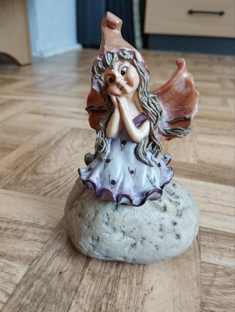 Een speciaal beeldje een elfje met stempel kleur verschillen, Verzamelen, Ophalen