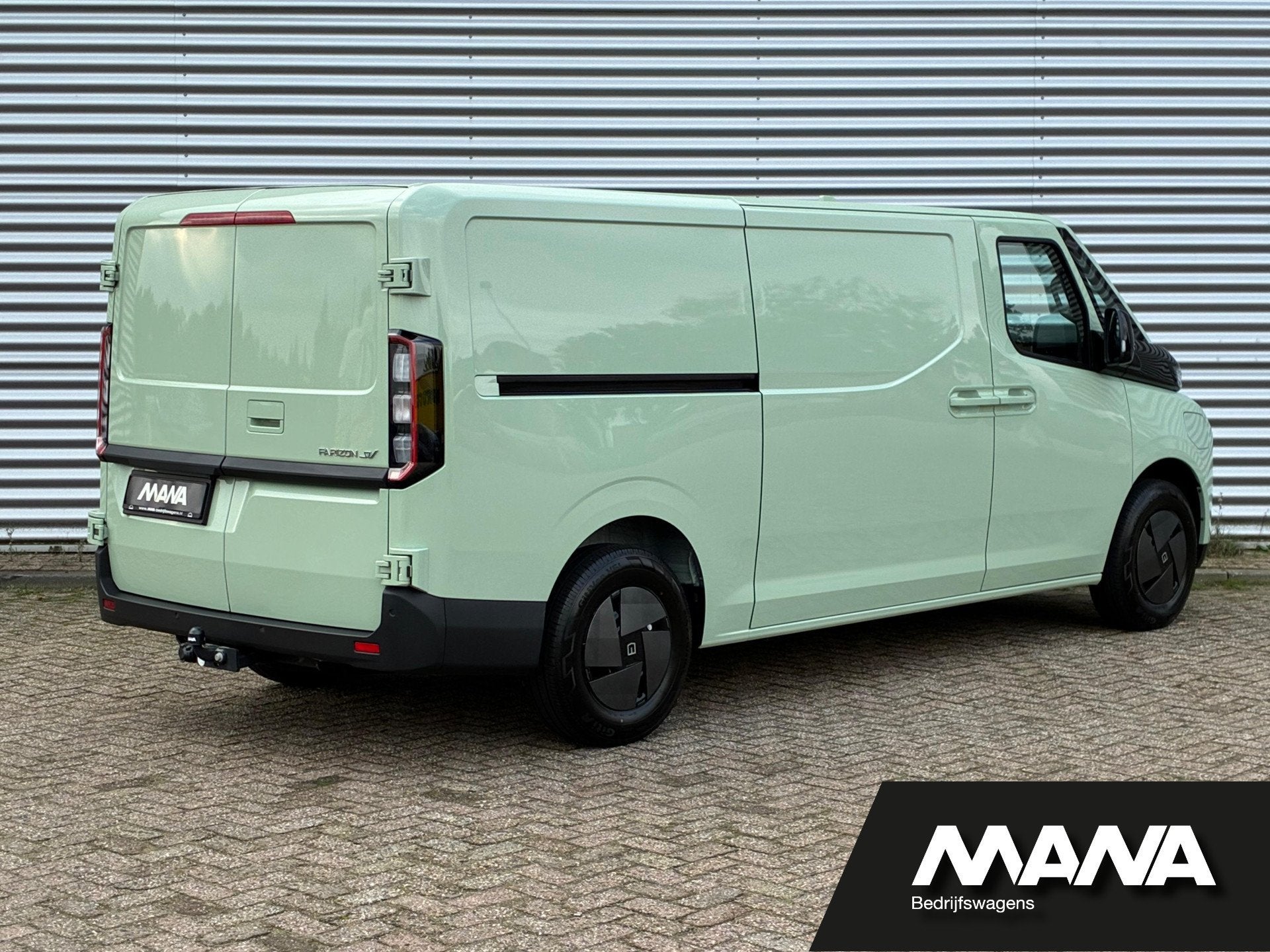Farizon SV L2H1 83 kWh NU UIT VOORRAAD LEVERBAAR! L2H1 83 kW, Autos, Autres marques, Achat, Entreprise, Noir