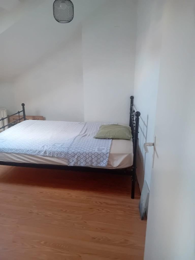 Chambre à louer chez l habitant  400 euros