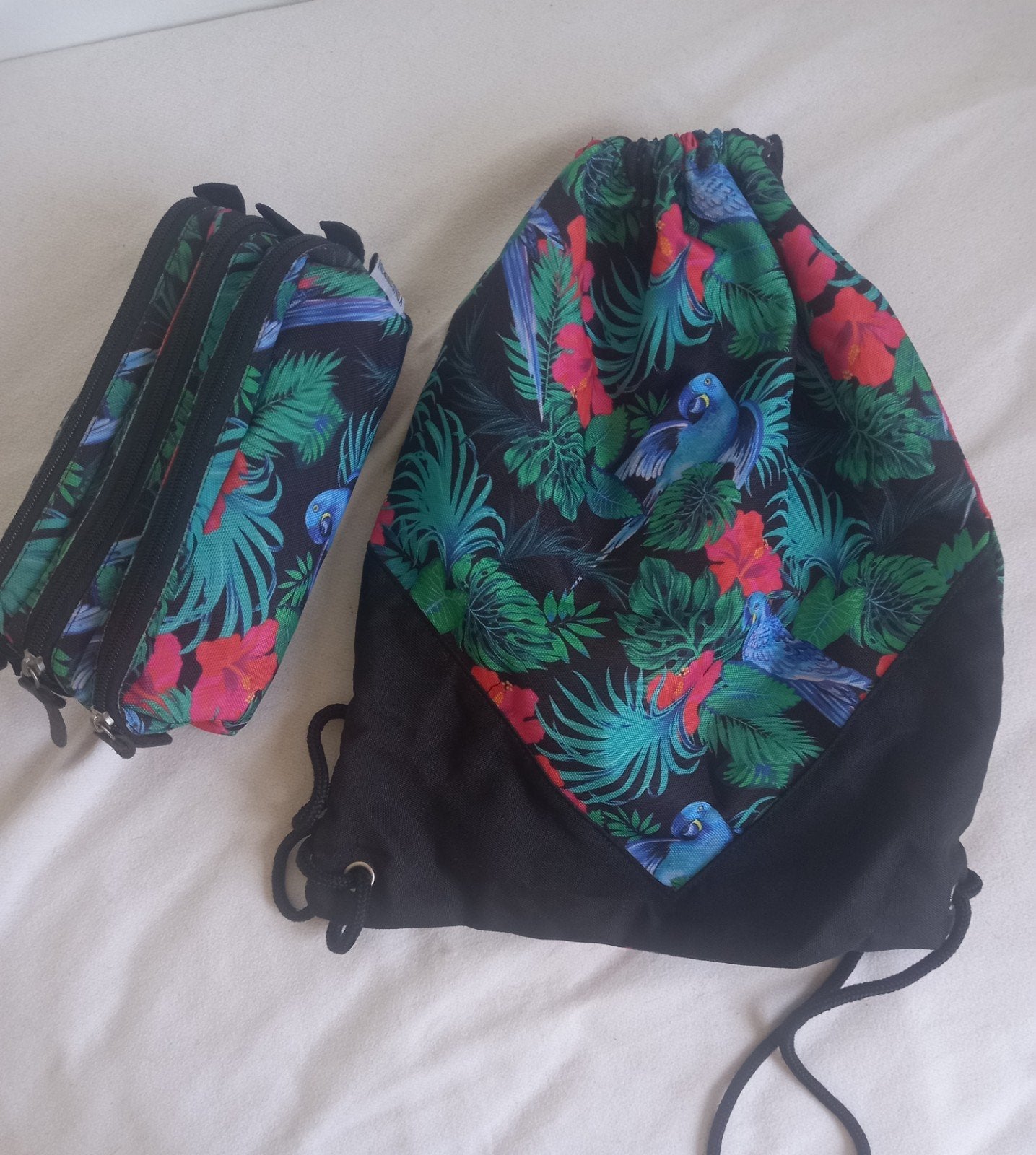 Sac de sport + plumier aux motifs d'Amazonie Kangourou, Ophalen, Zo goed als nieuw