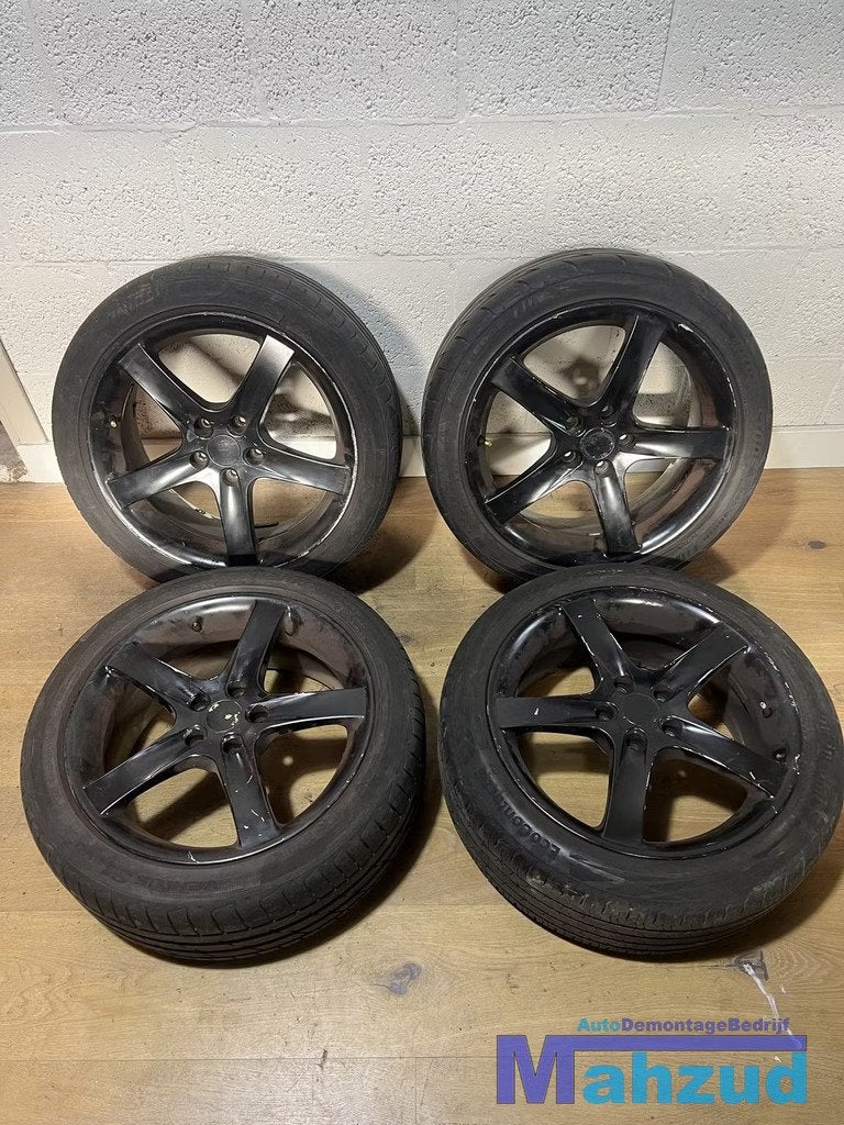 MERCEDES C KLASSE W204 Velgen 5x112 66.6 18 inch, Gebruikt, Mercedes-Benz AG, Mercedesstrasse 120
70372  Stuttgart, DE, Band(en)