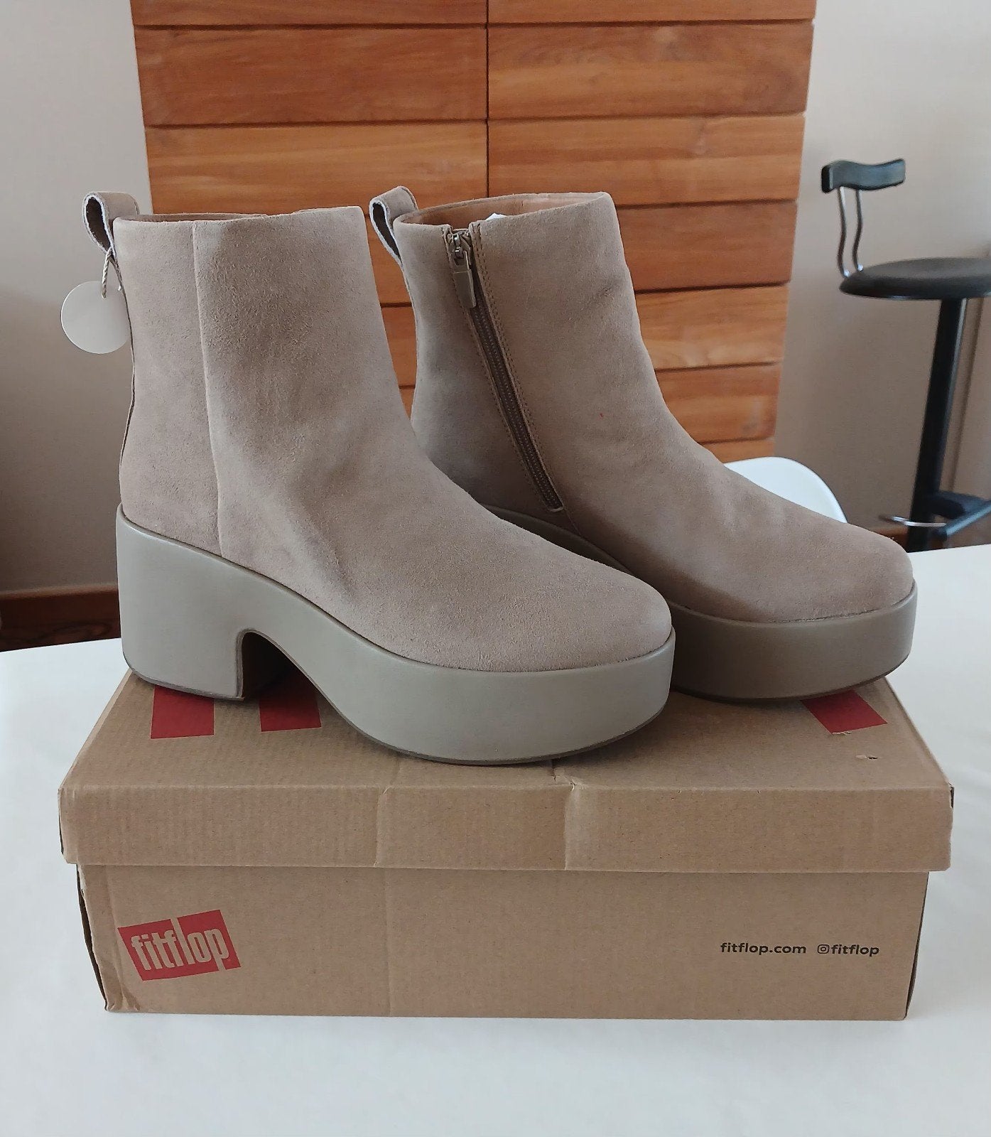 Bottes en daim Fitflop mt 40 + tongs mt40 New, Neuf, Enlèvement ou Envoi, FitFlop, Brun