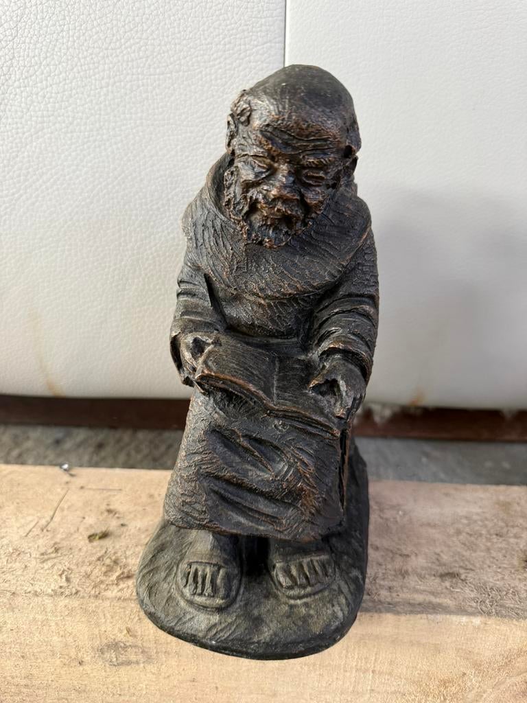 Vieil homme lisant sur une chaise, Enlèvement, Comme neuf