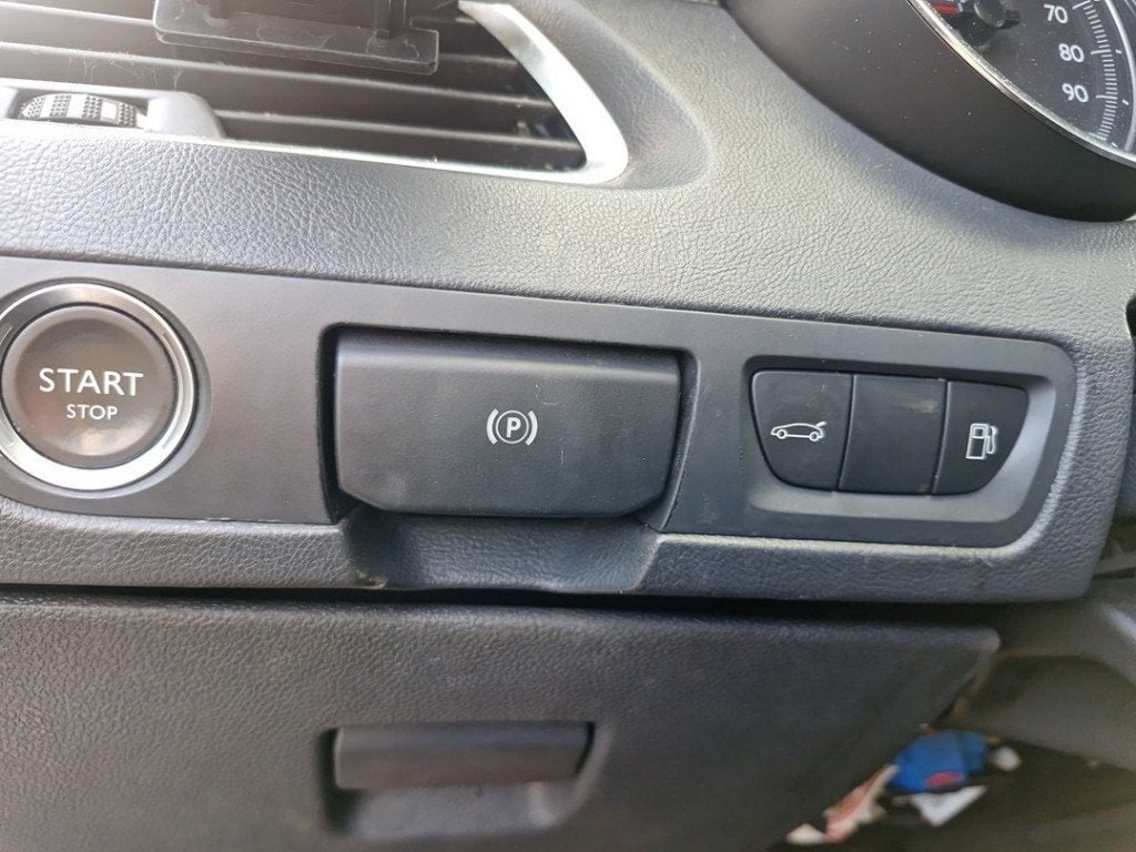 HANDREMSCHAKELAAR ABS Peugeot 508 (8D) (01-2010/12-2018), Kontakt-peugeot@peugeot.com, Gebruikt, Peugeot Deutschland GmbH, Bahnhofsplatz
65423  Rüsselsheim, DE