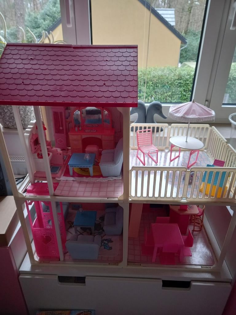 Vintage Barbiehuis jaren 80 met meubeltjes, Ophalen, Gebruikt, Poppenhuis