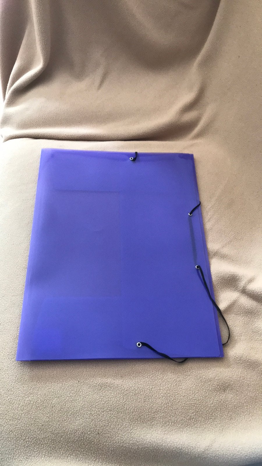 Farde à rabat plastique 43,5/33 cm élastiques détendus, Comme neuf