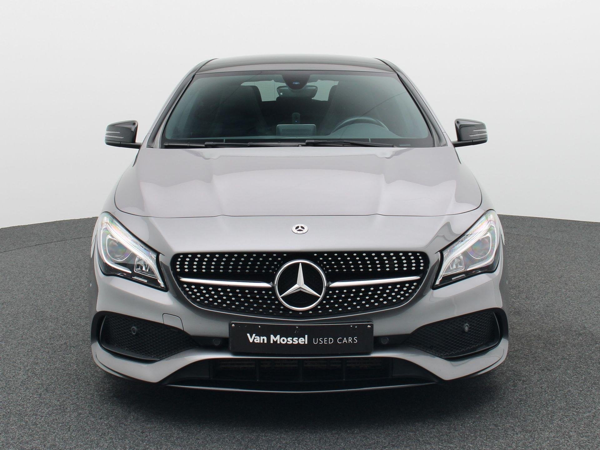 Mercedes-Benz CLA 180 AMG LINE Shooting Brake + PANORAMISCH, Auto's, 122 pk, 4 cilinders, Leder en Stof, 1595 cc