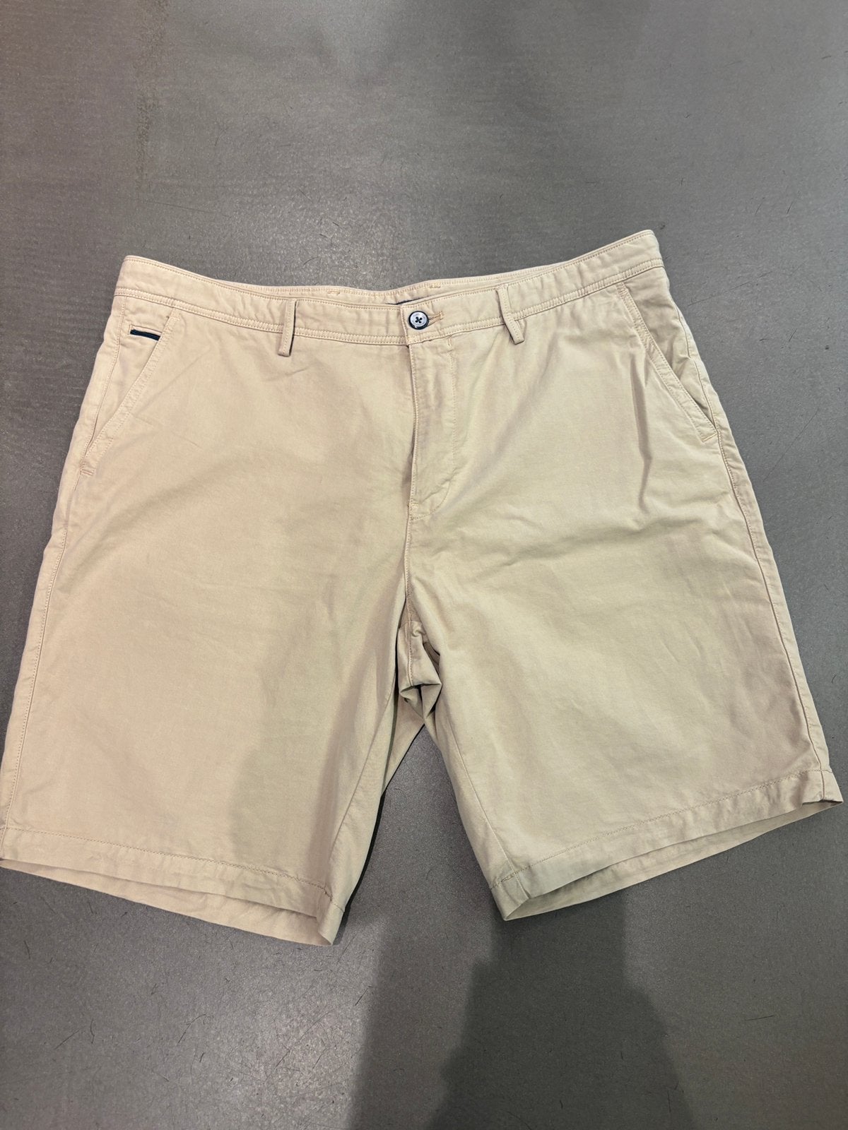 Short Massimo Dutti beige T48 parfait, Vêtements | Hommes, Enlèvement ou Envoi, Comme neuf, Taille 48/50 (M), Beige
