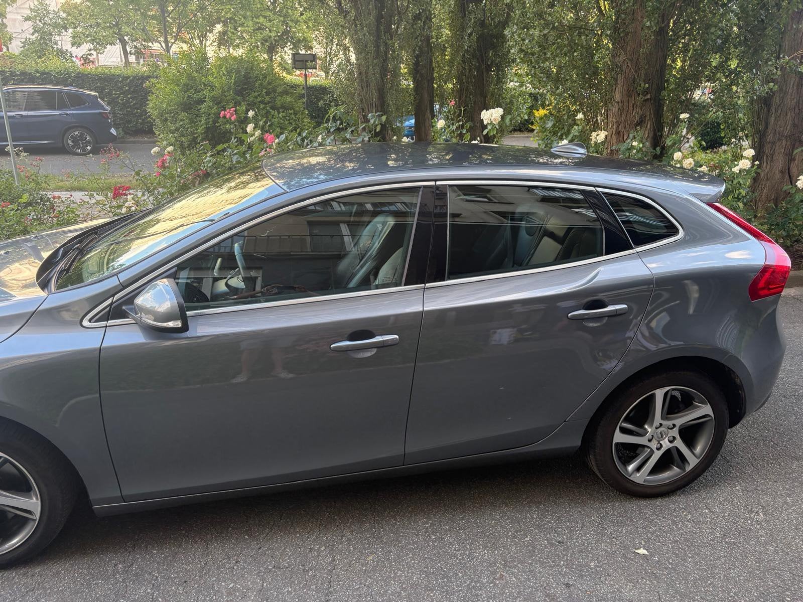VOLVO V 40 D3 163 ch 2018 EURO 6B, Cuir, Euro 6, Phares entièrement LED, Boîte manuelle