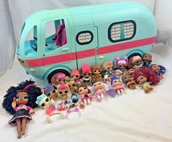 MGA LOL Surprise Glam N' Go Camper 3-in-1 Set met 19 Poppen, Kinderen en Baby's, Speelgoed | Poppen, Zo goed als nieuw, Overige typen