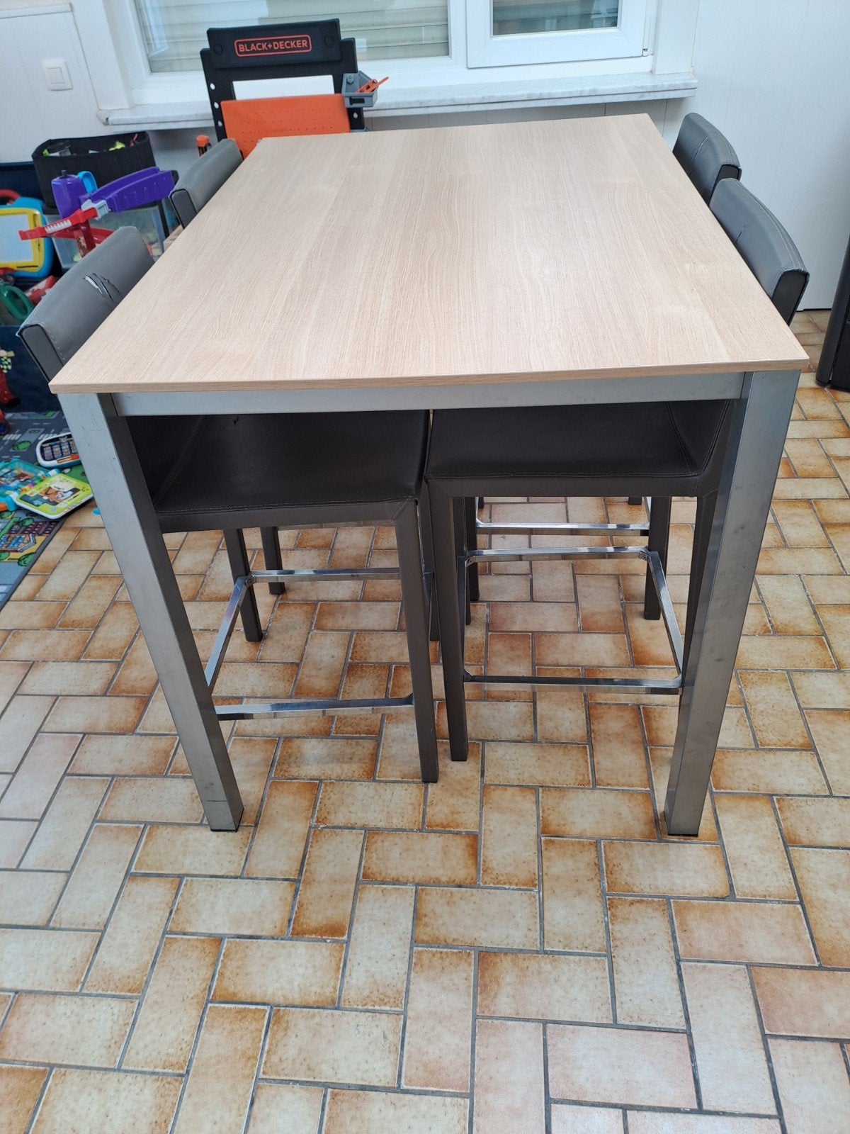 hoge keukentafel met 4 barstoelen, Ophalen, Gebruikt