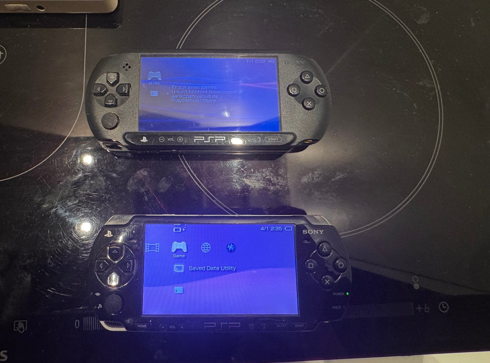 PSP x2 1004, 2000, Games en Spelcomputers, Ophalen, Zo goed als nieuw, Met games