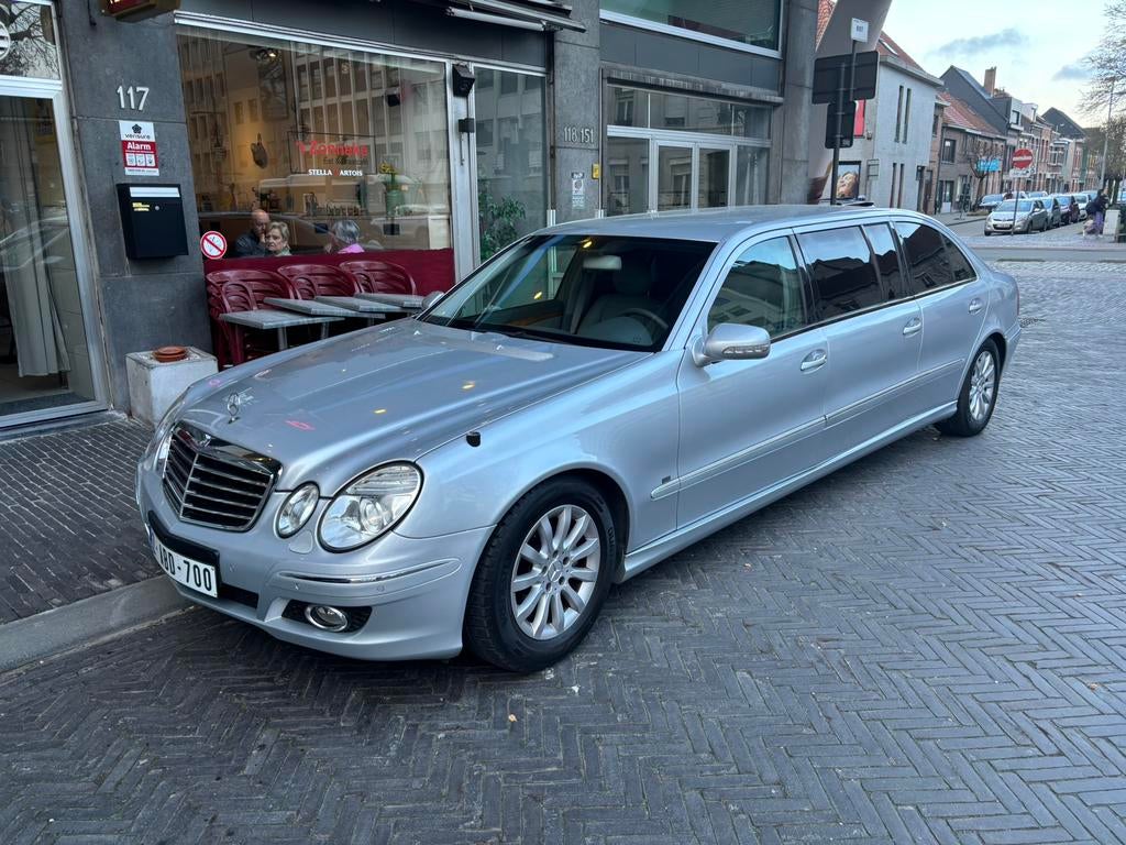 Mercedes E320 LIMOUSINE BENZIN 2013 100,000KM FULL, Auto's, Mercedes-Benz, Automaat, Euro 5, Overige modellen, Bedrijf