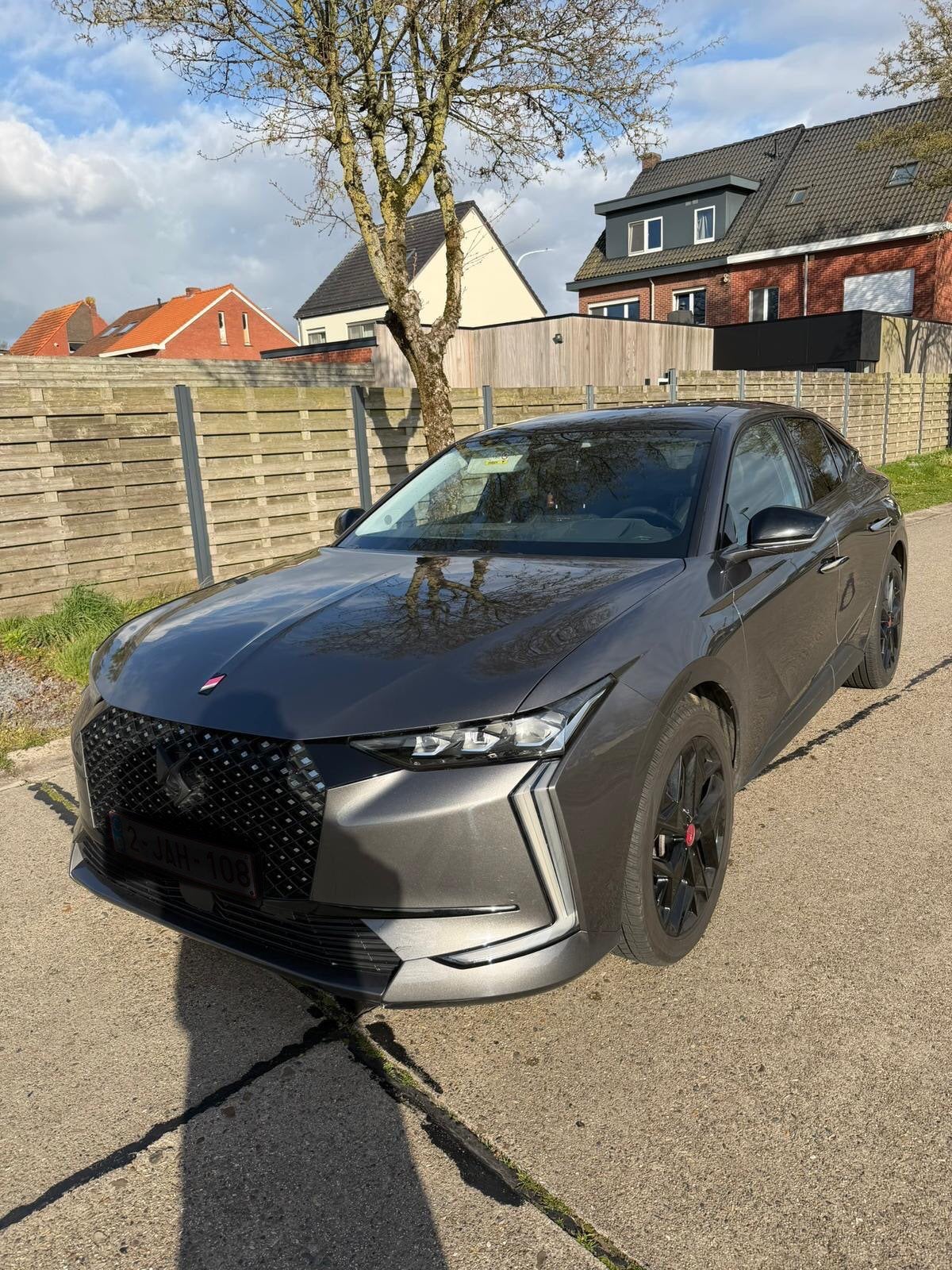 À vendre comme neuf, Autos, DS, Argent ou Gris, Achat, Euro 6, Carnet d'entretien