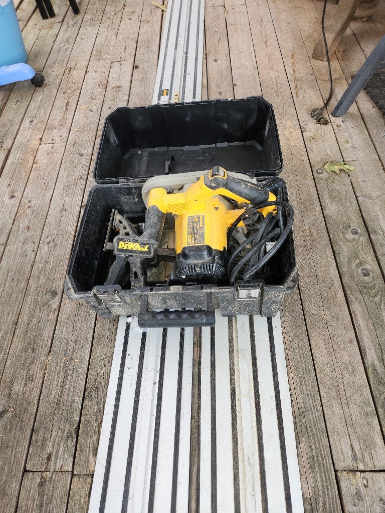 DEWALT INZETZAAG IN KOFFER + KLEMMEN & RAILS, Doe-het-zelf en Bouw, Gereedschap | Zaagmachines, Ophalen, Gebruikt, Invalzaag, Dewalt