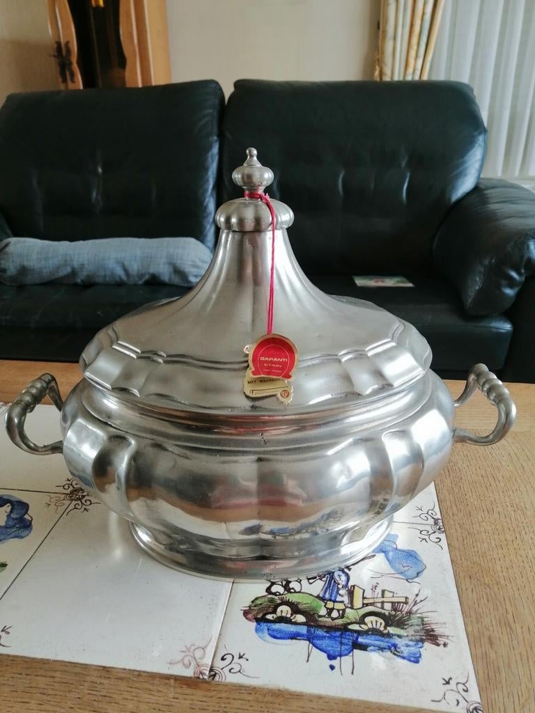 Tinnen sierpot, Ophalen