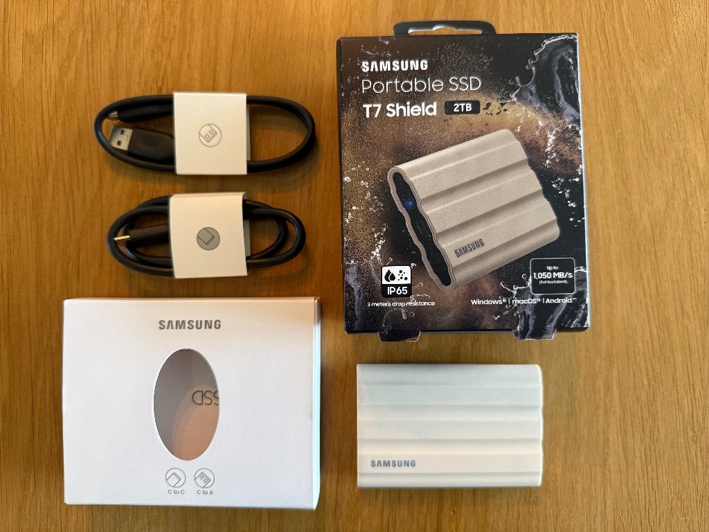 Samsung Portable SSD T7 Shield 2TB Beige - nieuw, 2TB, Console, Verzenden, SSD