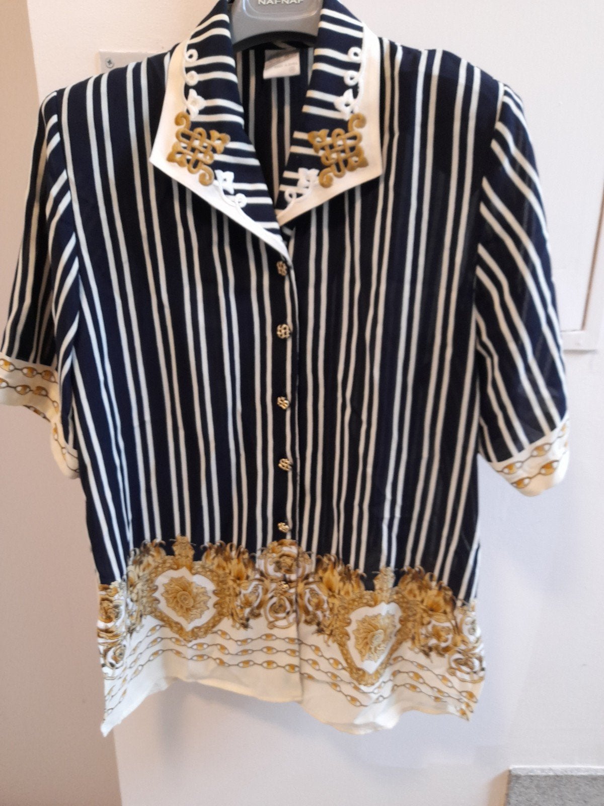 belle blouses T 44 parfait état., Enlèvement