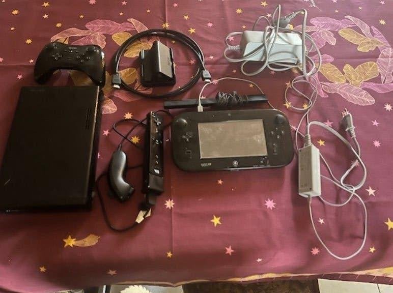 Console Nintendo Wii U + Manettes + 2 jeux, Enlèvement, Utilisé