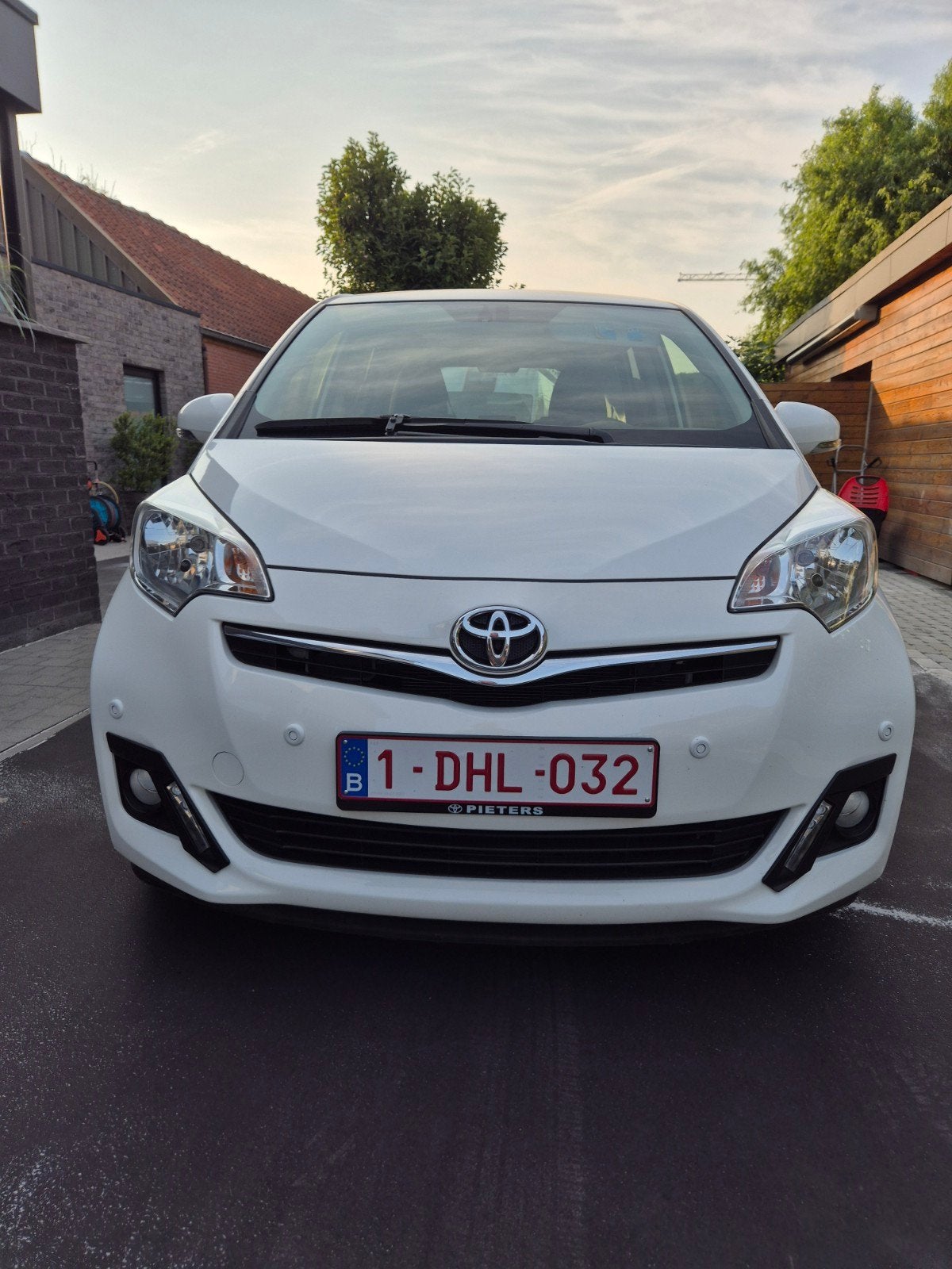 Toyota Verso-S, Auto's, Euro 5, Zwart, Wit, 5 deurs