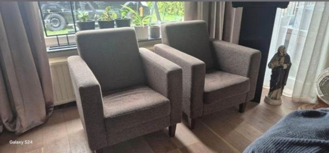 2 stoelen gratis af te halen, vrijwillige bijdrage ️is welko, Huis en Inrichting, Ophalen
