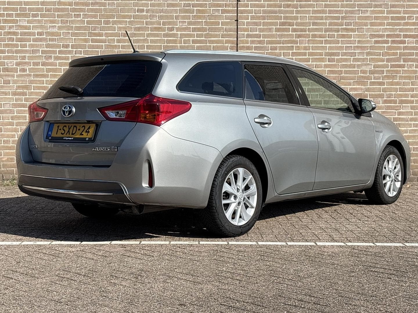 Toyota Auris Touring Sports 1.8 Hybrid Dynamic | Leder | Cli, Autos, Argent ou Gris, Achat, Entreprise, Break