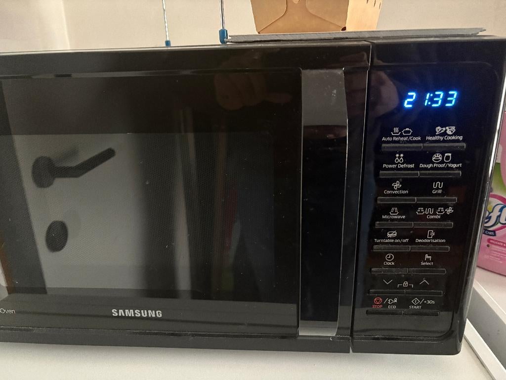 Samsung Microgolf 900 Watt, Ophalen, Gebruikt, Grill, Draaiplateau