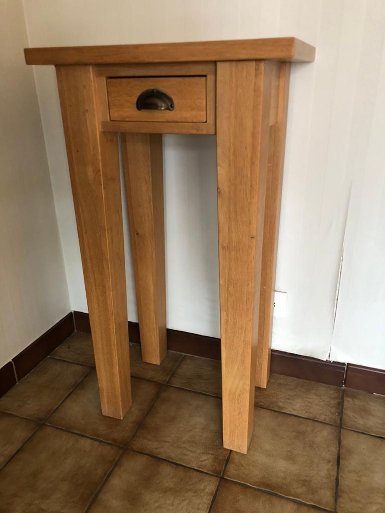 Sidetable in massieve eik, Huis en Inrichting, Ophalen, Zo goed als nieuw