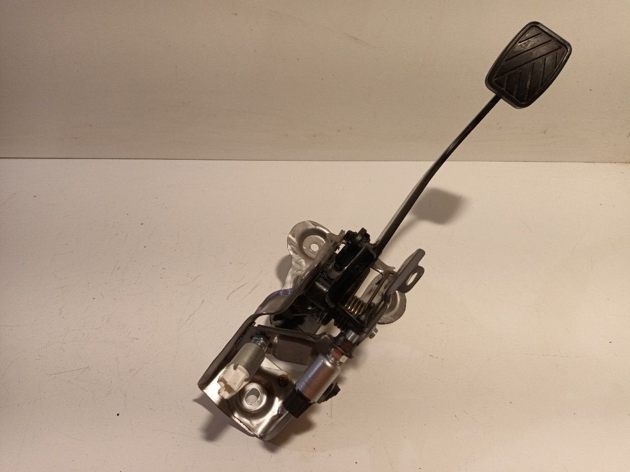Koppelingspedaal Suzuki Swift, Onderdelen@venauto.nl, Van der Ven Autorecycling B.V., Gebruikt, Ettenseweg 76, 4706 PB Roosendaal, The Netherlands