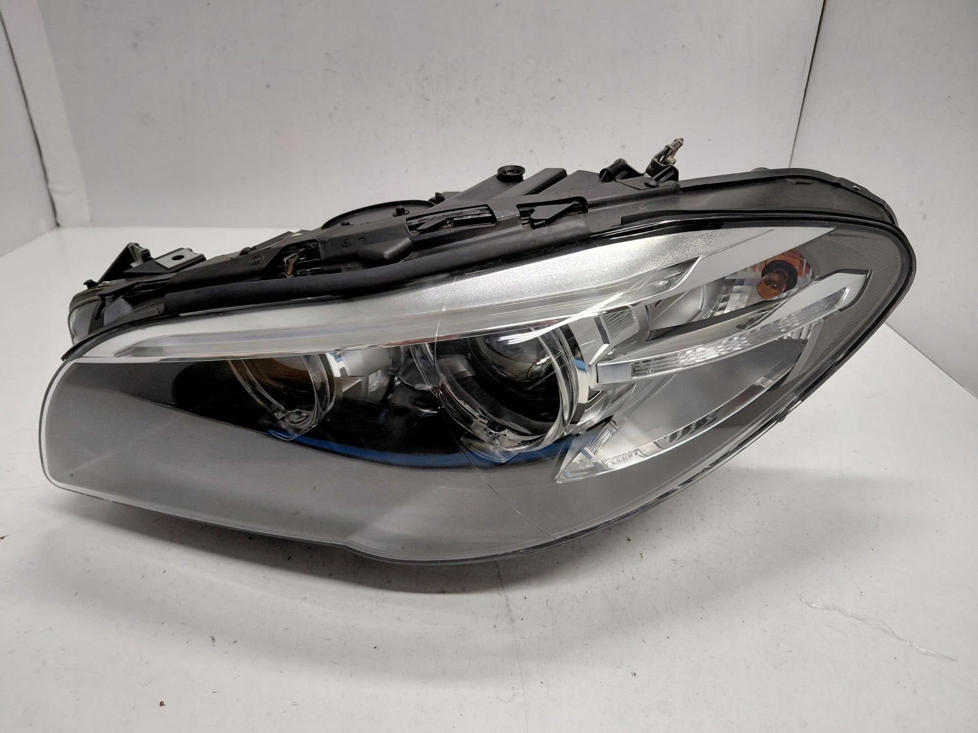 BMW F10 Achterlicht Links BMW, Petuelring 130
80788  Munich, DE, Gebruikt, Info@bmw.de, BMW