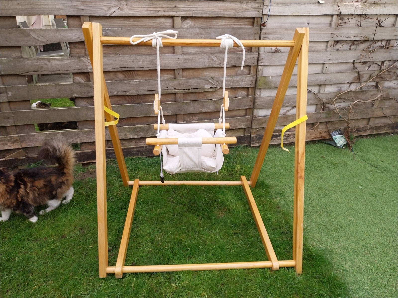Schommel voor baby/peuter in hout, Kinderen en Baby's, Ophalen, Zo goed als nieuw, Schommel
