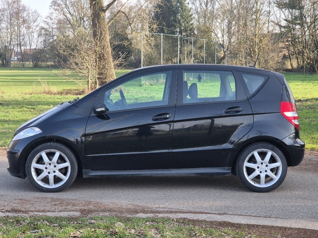 Mercedes A150 - 5 deurs - 2006 - AC/ZV/Half leer/Handelaar, Auto's, Mercedes-Benz, Voorwielaandrijving, Leder en Stof, Zwart, Euro 4