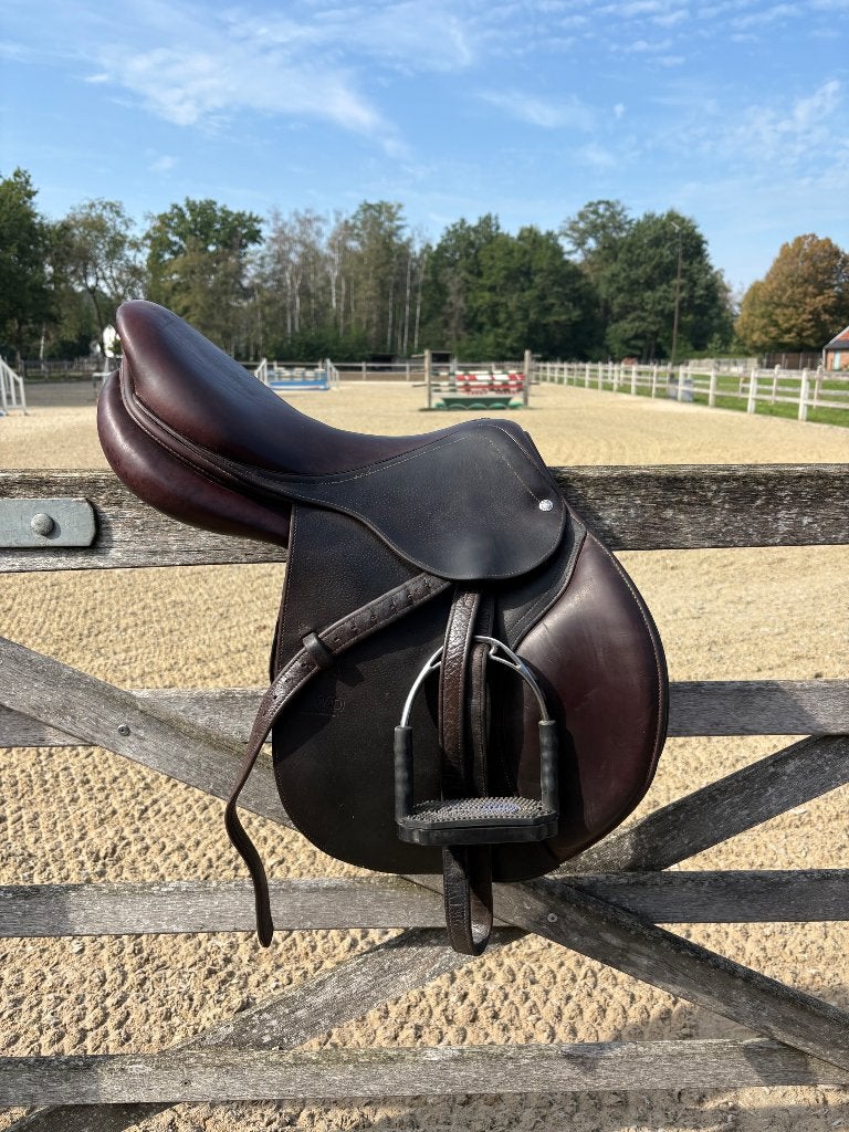 Springzadel, Dieren en Toebehoren, Ophalen, L (17.5 inch), Gebruikt, Vlakke zit