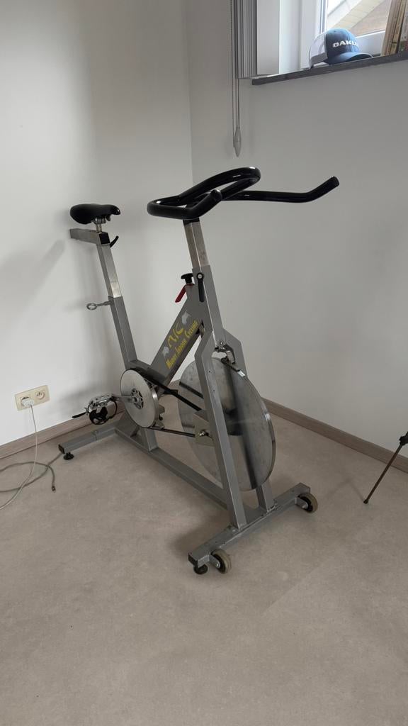 Vélo de spinning, Sports & Fitness, Enlèvement, Utilisé, Jambes, Vélo de spinning