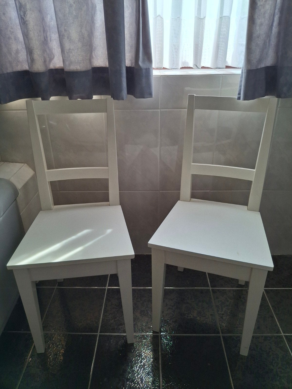 Set van twee witte houten stoelen, Ophalen, Twee, Wit, Zo goed als nieuw