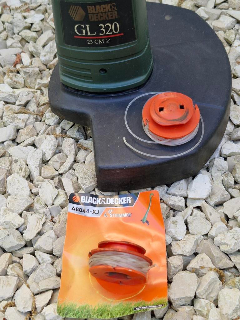 Grastrimmer Black & Decker met 3 spoelen, Tuin en Terras, Ophalen, Gebruikt, Black & Decker, 10 tot 30 cm