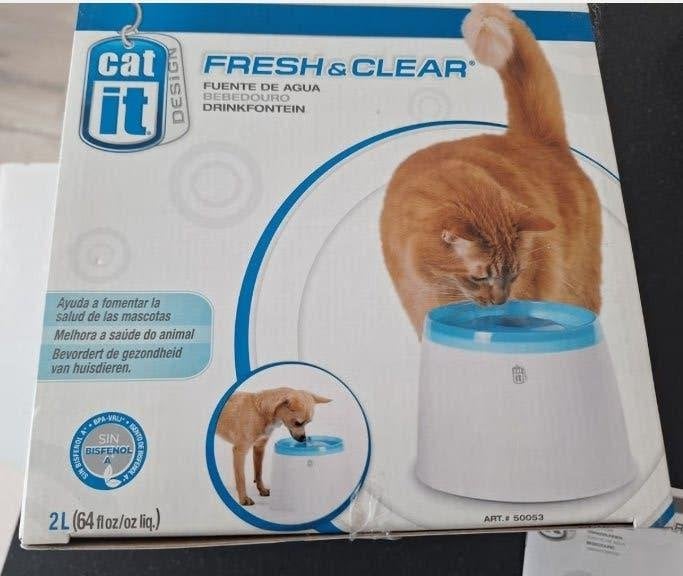 Fontaine à boire pour chien ou chat, Animaux & Accessoires, Nourriture & Abreuvoirs pour chats, Enlèvement, Automatiquement, Comme neuf