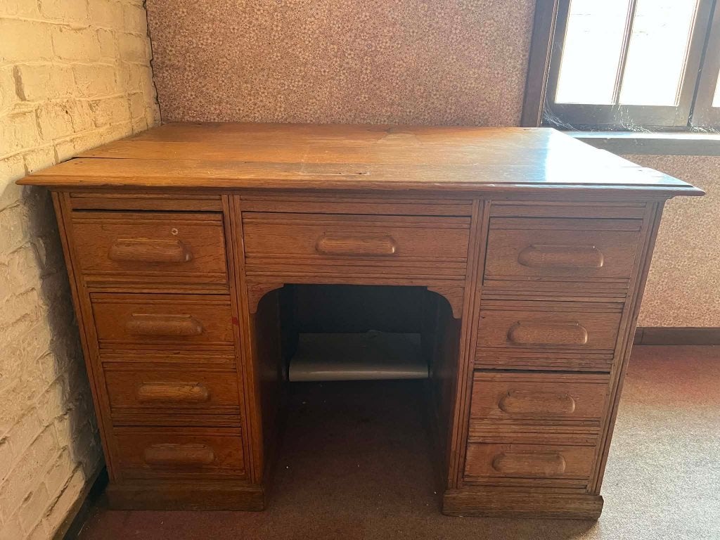 Bureau de ministre, 121 cm, Enlèvement, Utilisé, Antique