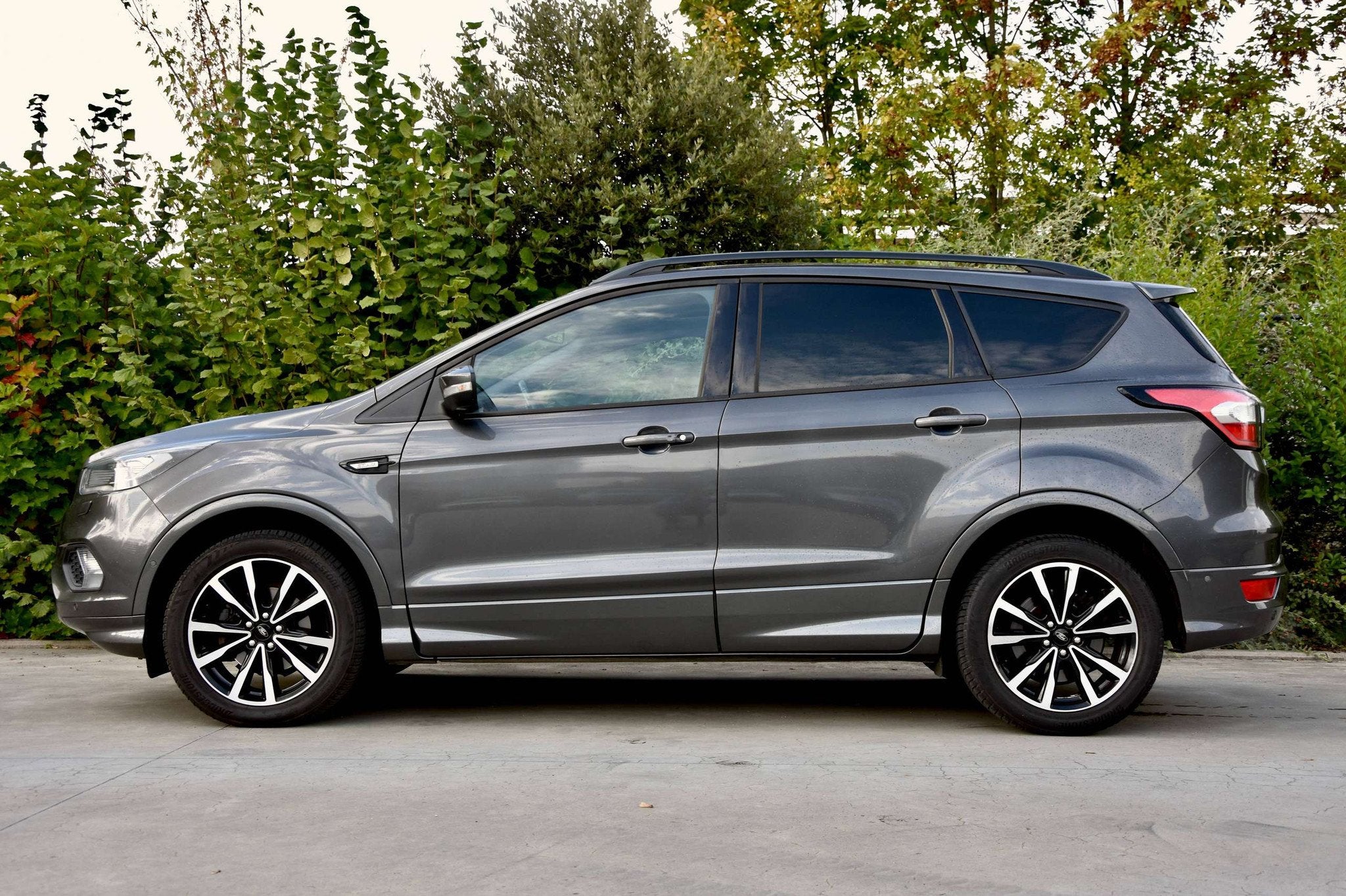 Ford Kuga Kuga 1.5 EcoBoost FWD ST Line *BENZINE*, Autos, Argent ou Gris, Achat, Entreprise, Boîte manuelle