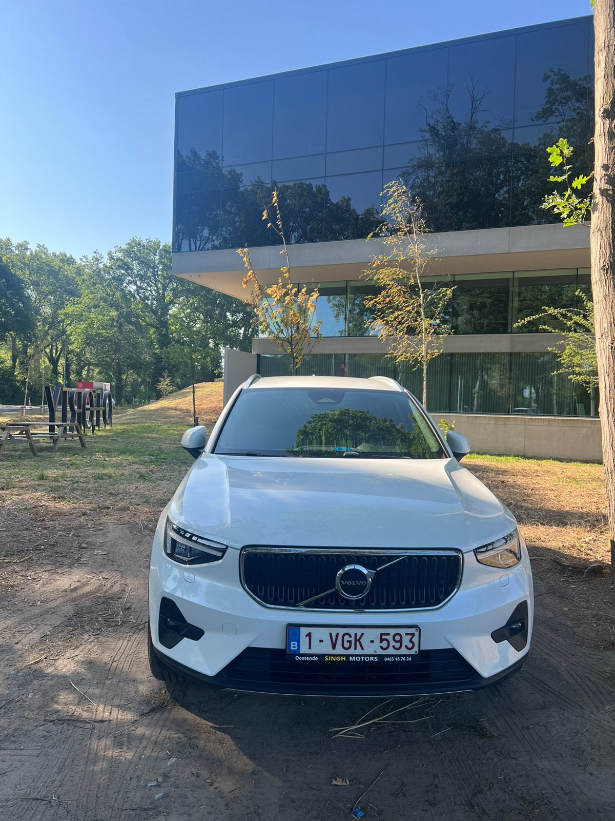 Volvo XC40 B3 Mild Hybrid Automaat, Auto's, Automaat, Stof, Verblindingsvrij grootlicht, Wit