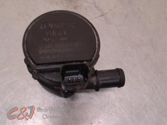 Pompe à eau supplémentaire d'un Renault Master, Renault, -, 3 mois de garantie, Utilisé