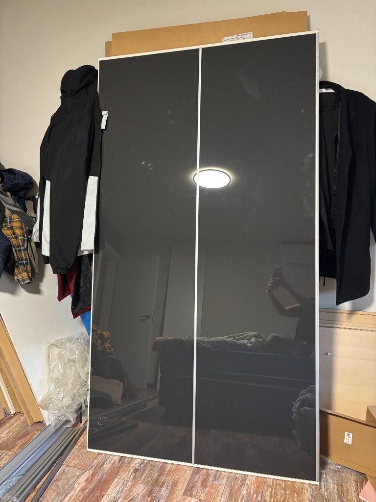 Armoire noire (4 m de large), 200 cm ou plus, Comme neuf, Verre, Enlèvement