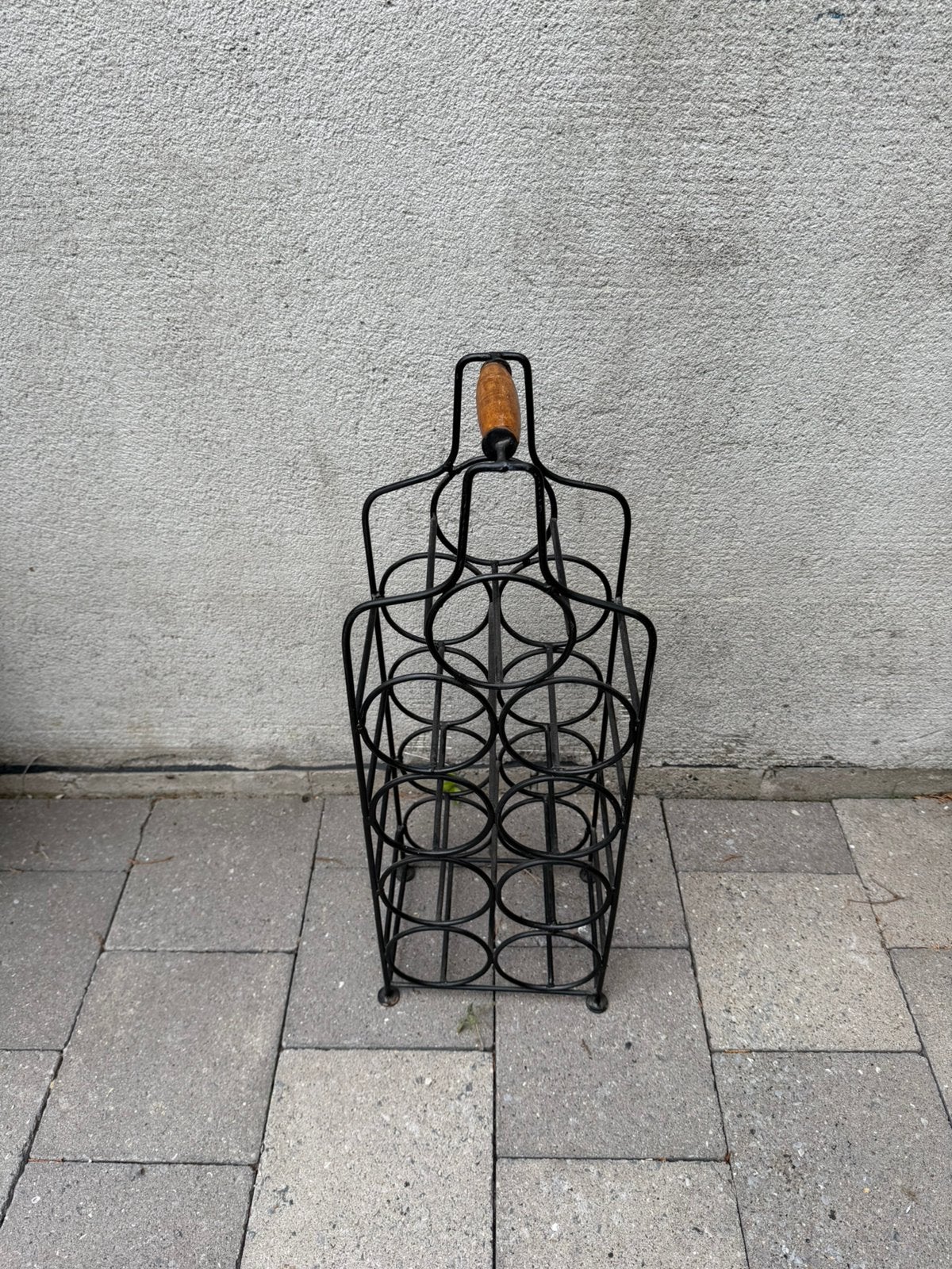 Zwart gietijzeren flessenrek / wijnrek met houten handvat, Enlèvement ou Envoi, Comme neuf