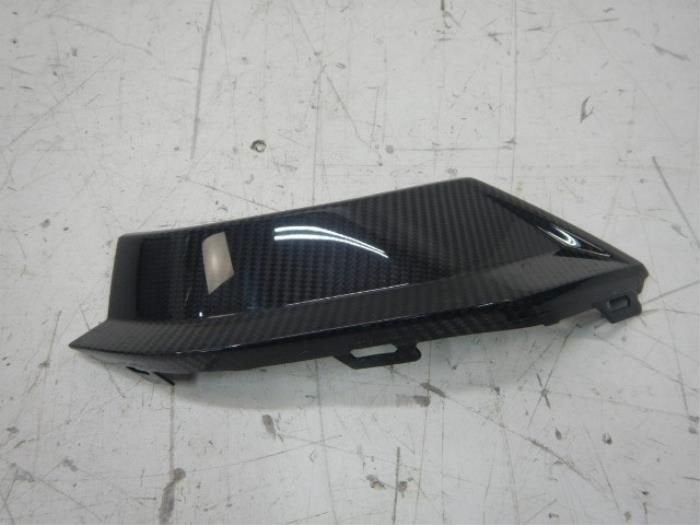Audi E-Tron GT Achterbumper Carbon Sierstip Links, Ophalen of Verzenden, Gebruikt