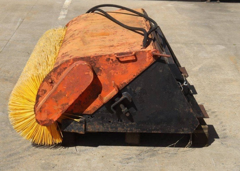 NIEUWE GRAAFMACHINE MINIGRAVER VEEGBORSTEL BOBCAT, Ophalen